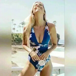 Cupshe Blue Floral One Piece Swimsuit- Size Medium‎